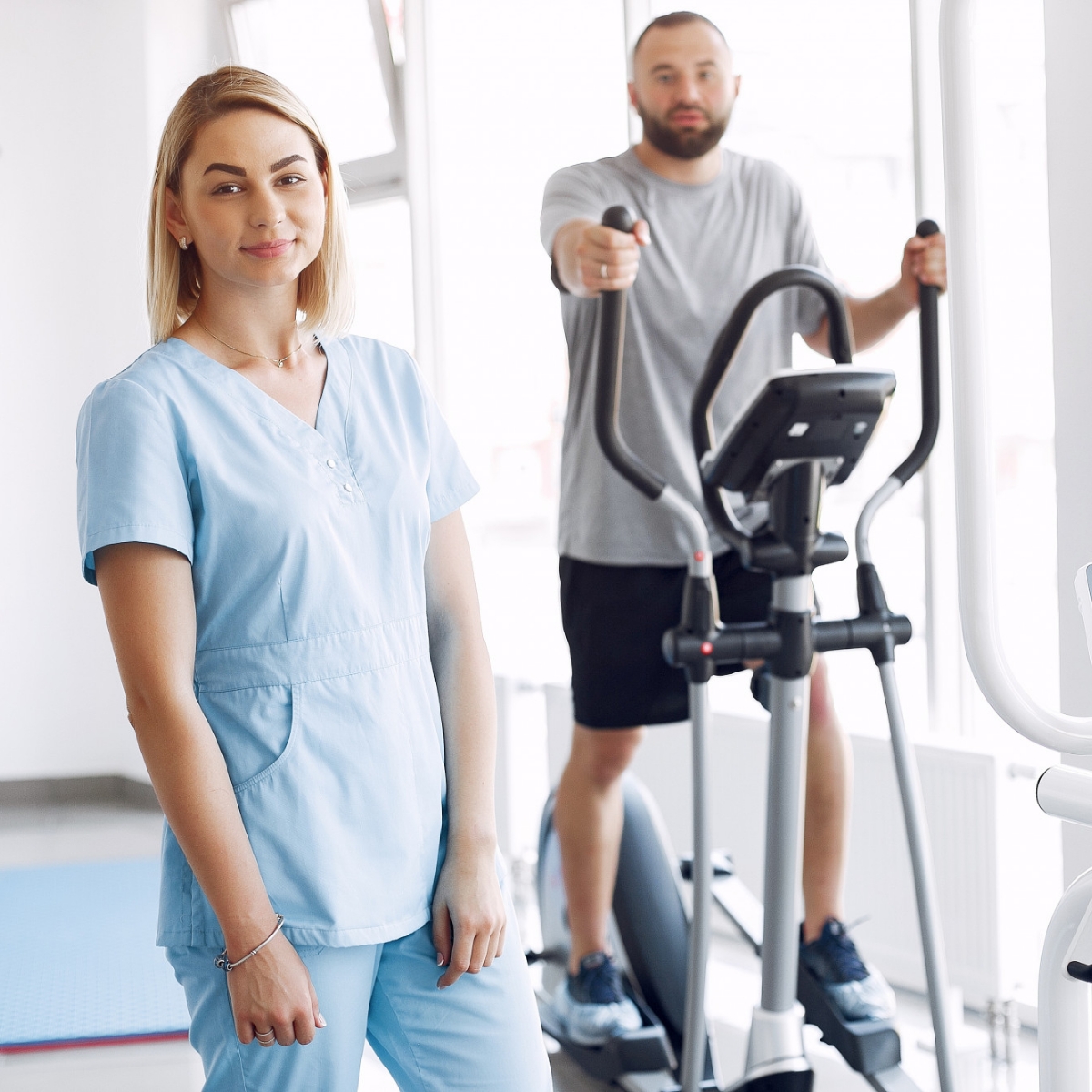 Elevi la specializarea Asistent medical balneofiziokinetoterapie și recuperare